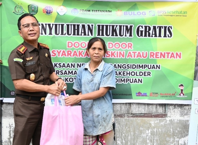 Door to Door, Kejari P.Sidimpuan Beri Layanan Hukum Gratis Ke Masyarakat