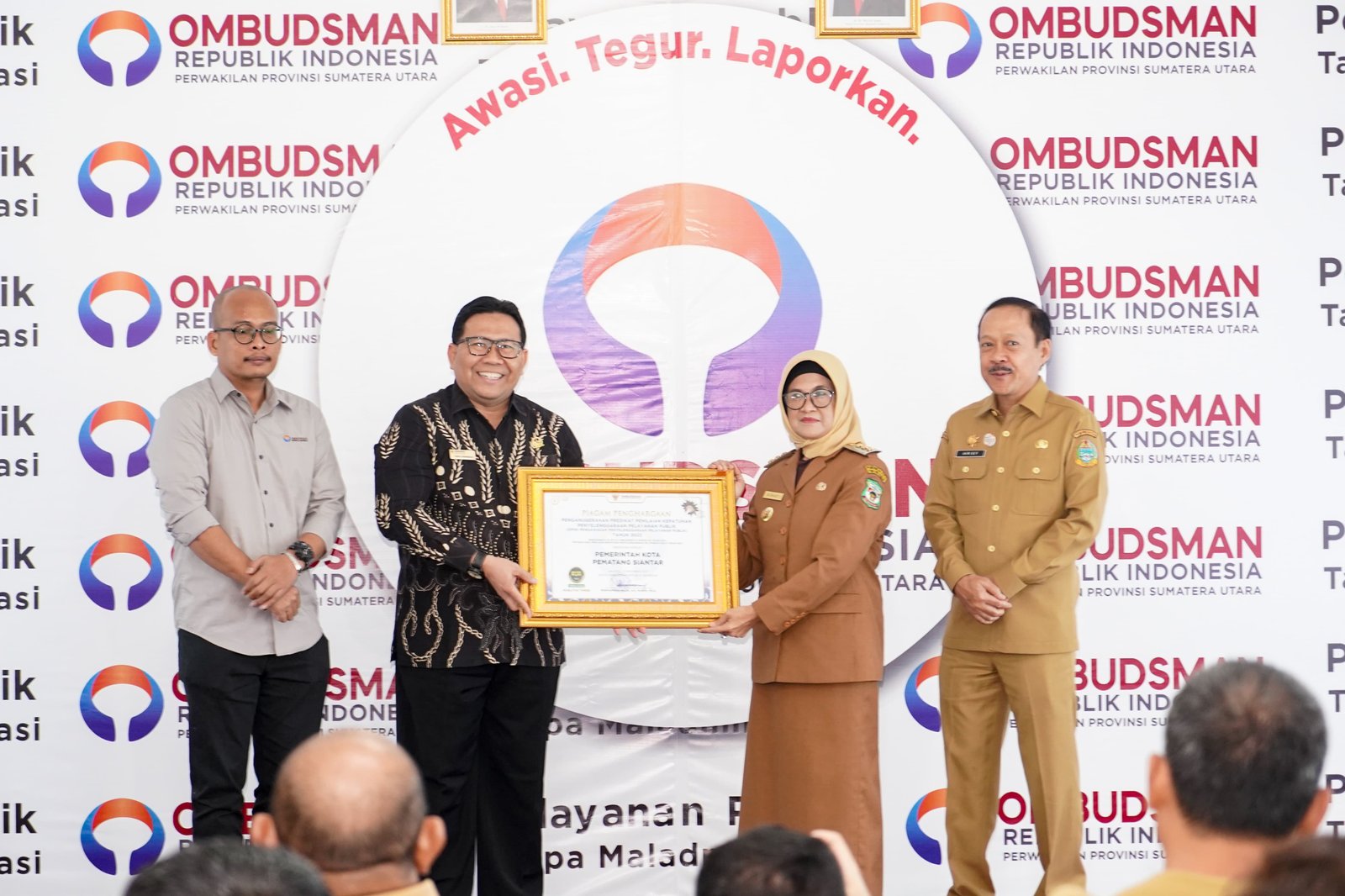 Wali Kota Siantar Terima Piagam dari Ombudsman RI 