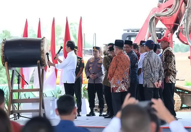 Berkapasitas 61 Ribu Jemaah, Presiden Resmikan Peletakan Batu Pertama Masjid di IKN