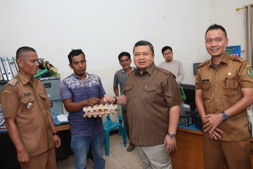 Bupati Tapsel Santuni Keluarga Korban Kebakaran di kecamatan Angkola Barat
