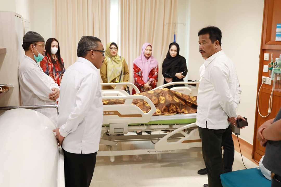 Muhammad Rudi Ucapkan Duka Cita Atas Kepergian Hj Rahmah, Istri Walikota Batam Kedua