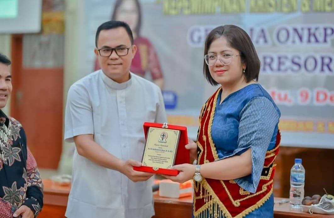 Narasumber Seminar Pemuda ONKP Resort Medan, Dr Badikenita:  Jadi Pemimpin Berkualitas Butuh Proses