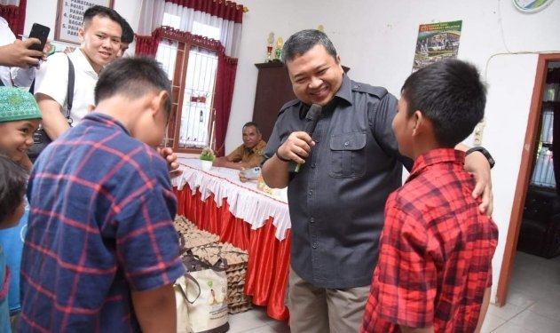 Ramadan Berbagi, Bupati Tapsel Salurkan Ratusan Paket Sembako