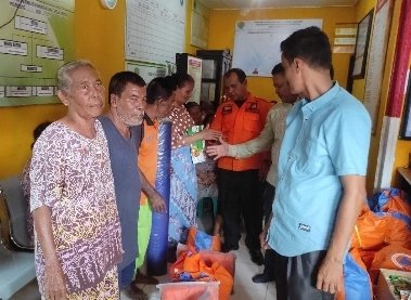 Terdampak Banjir, Bupati Perintahkan BPBD Tapsel Salurkan Bantuan Ke Masyarakat Tantom Angkola