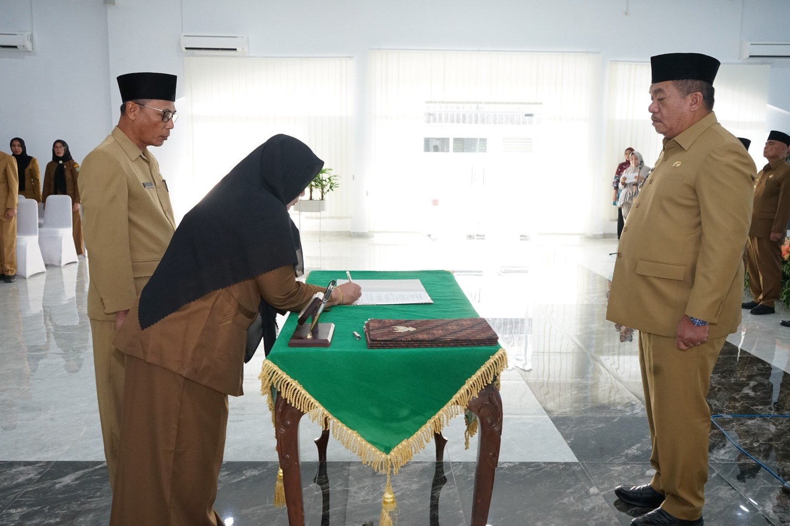 Pejabat Administrator dan Pengawas Asahan Dilantik