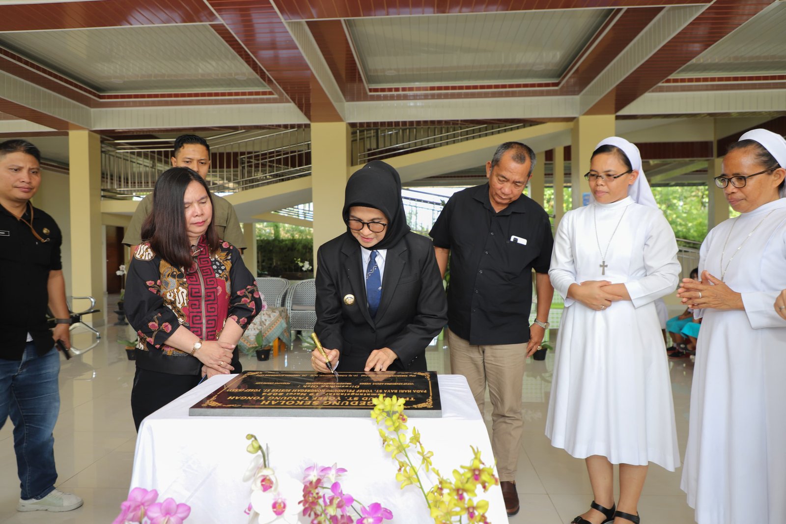 Wali Kota Menandatangani Prasasti Gedung Sekolah  TPA-PAUD Santo Yosef Kota Pematangsiantar