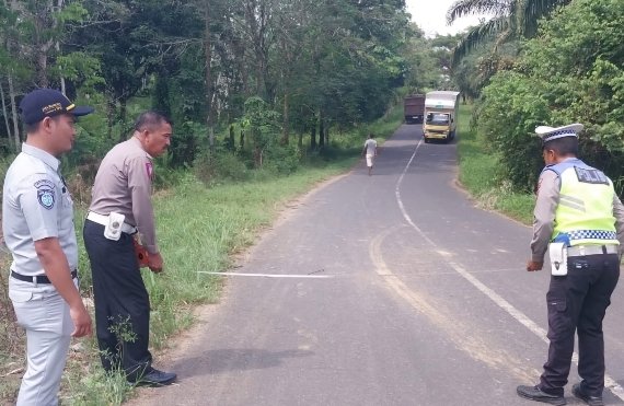 Mobil Land Rover Jadul VS Supra Adu Kambing di Paluta, Dua Anak Pria Tewas