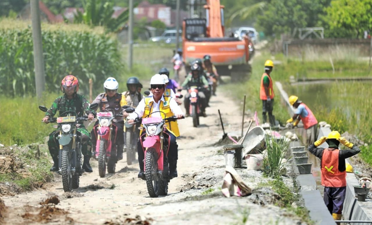 Bupati Simalungun Bersama Forkopimda Tinjau Pembangunan Jalan Penghubung Dua Kecamatan