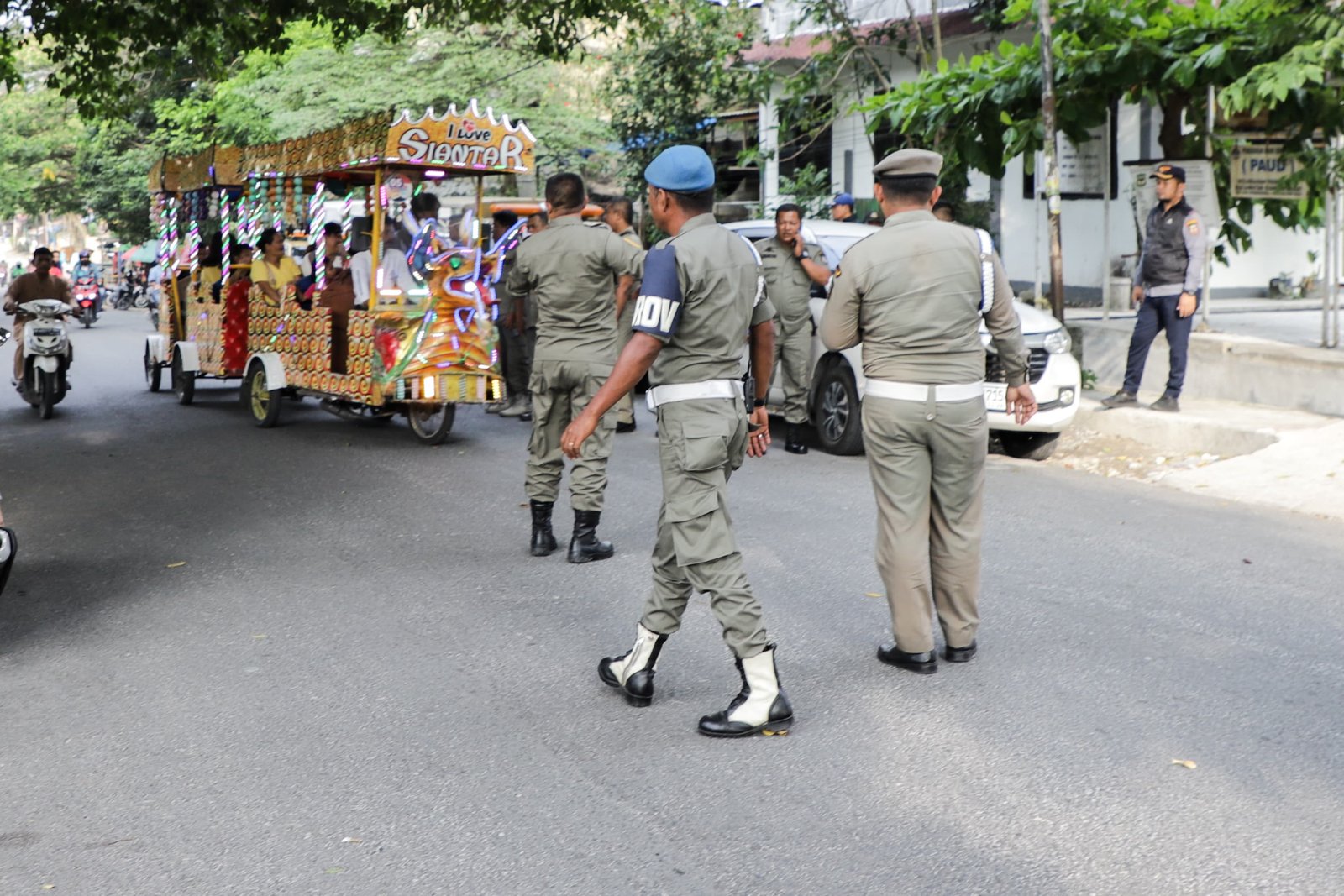 Satpol PP Kota Pematangsiantar Lakukan Sosialisasi, Penindakan, dan Penataan Kendaraan Odong- Odong
