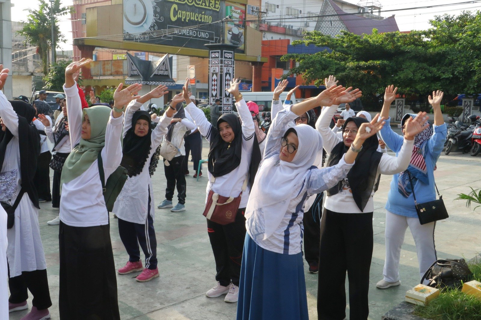 Pemko Pematangsiantar Senam Sehat Bersama Jamaah Calon Haji/Hajjah