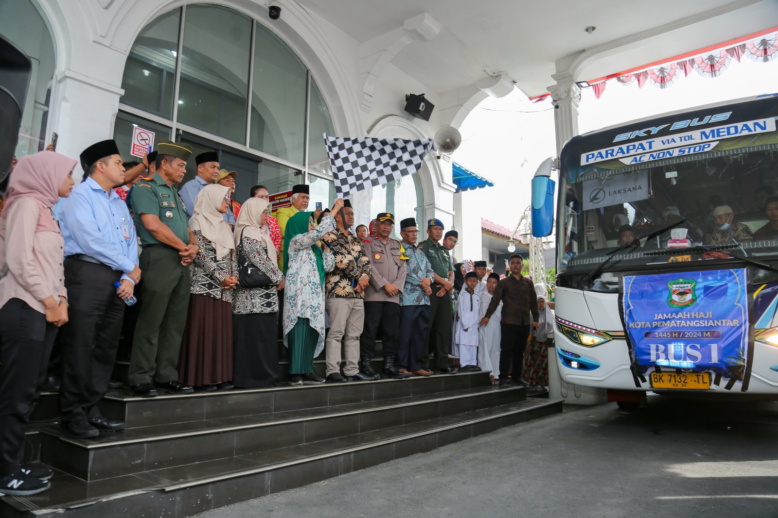 Keberangkatan 198 Calon Jamaah Haji/Hajjah di Lepas Wali Kota Pematangsiantar