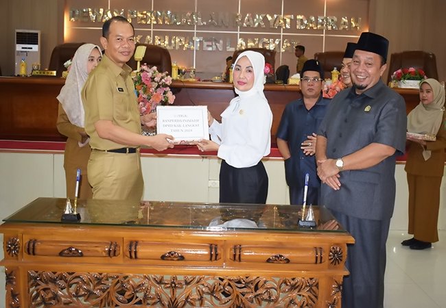 DPRD Langkat Gelar Paripurna Penjelasan 6 Ranperda