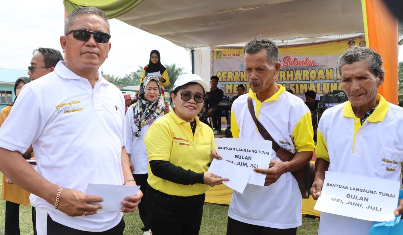 Ikuti Giat Haroan Bolon, Ketua TP PKK Ajak Masyarakat Ikut Membangun Simalungun