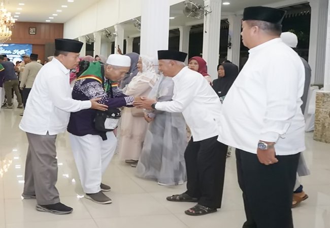 Bupati Lepas Jema\'ah Calon Haji Kabupaten Asahan 1445 H/2024 M Kloter 14