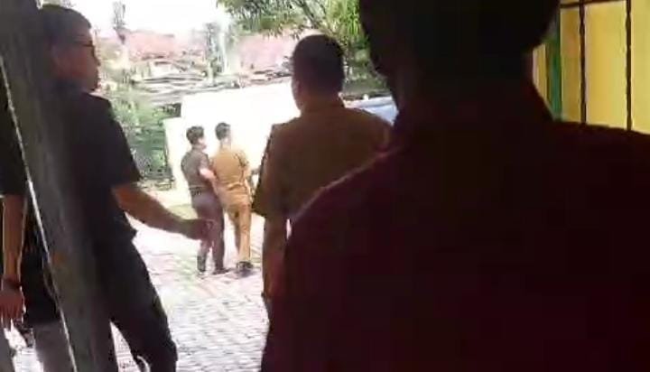 Kejari P.Sidimpuan Jemput Paksa Oknum Bendahara PMD HS Kasus Dana Desa