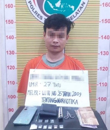 Halangi Petugas, Polisi Terpaksa Dobrak Rumah dan Tangkap Tersangka Pengedar Sabu