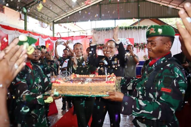 Datangi Mako Polres P.Sidimpuan, Yonif 123/RW Beri Surprise di Hut Bhayangkara