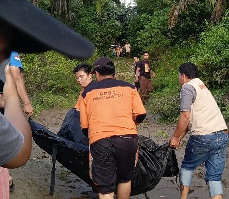 Lansia Hanyut di Sungai Desa Purba Sinomba Ditemukan Tewas di Portibi Paluta