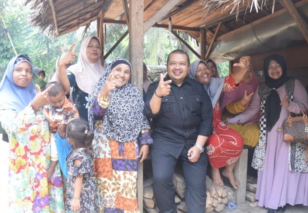 Bupati Tapsel Serap Aspirasi Masyarakat Saat Berkunjung di Sayurmatinggi 