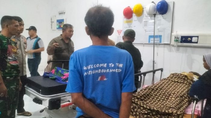 Ngeri! Tiga Orang Tersambar Petir di Palas