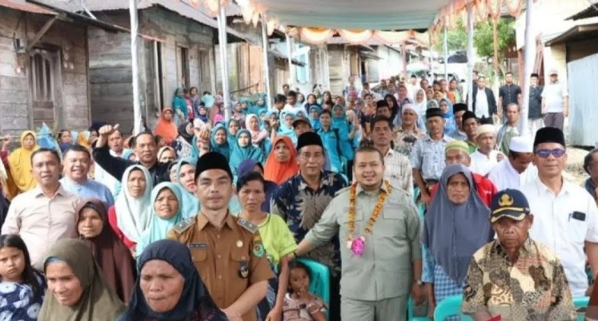 Bupati Tapsel Kunjungi Bulu Mario, Desa Binaan Kategori Posyandu