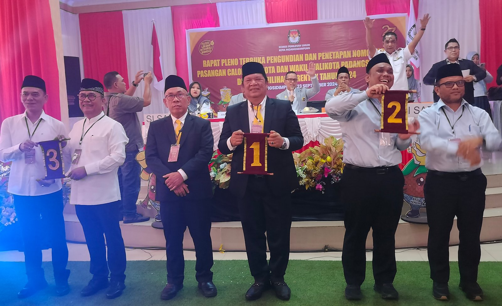 Secara Acak, KPU Undi Nomor Urut Paslon Wali Kota P.Sidimpuan