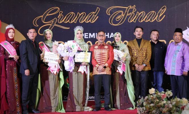 Putri Pariwisata Tapsel Kembali Terpilih, Ini Pesan Bupati Dolly Pasaribu