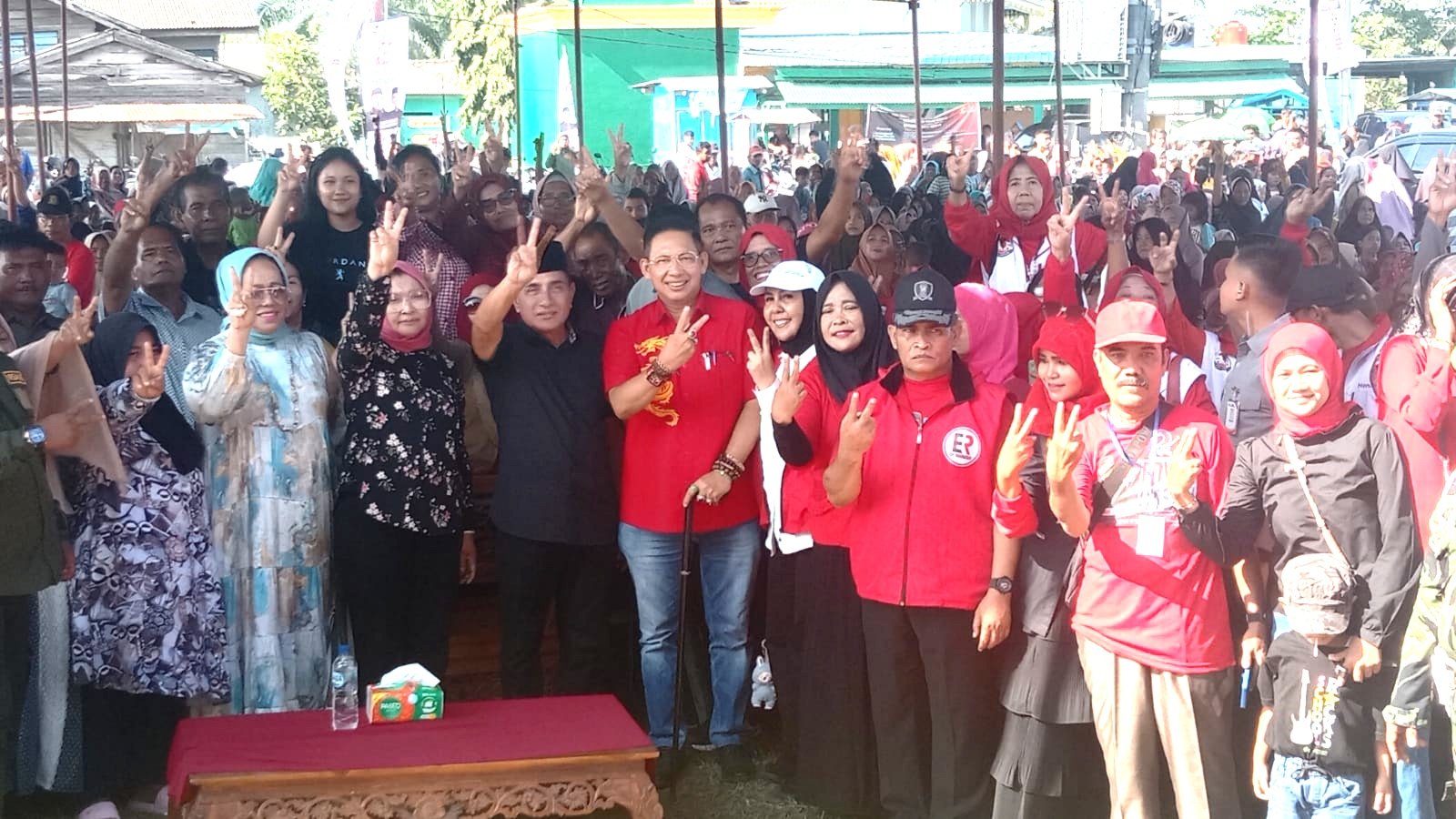 Wong Chun Sen Kampanyekan Edy Rahmayadi di Kampung Nelayan