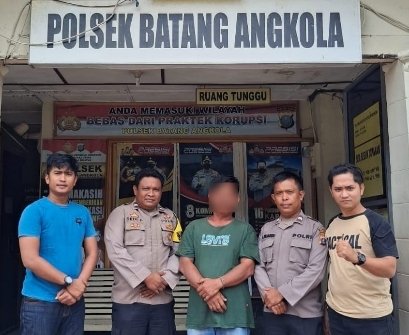 Usai Dilaporkan, Warga Tapsel Serahkan Pencabul 2 Remaja Yatim Ke Polisi