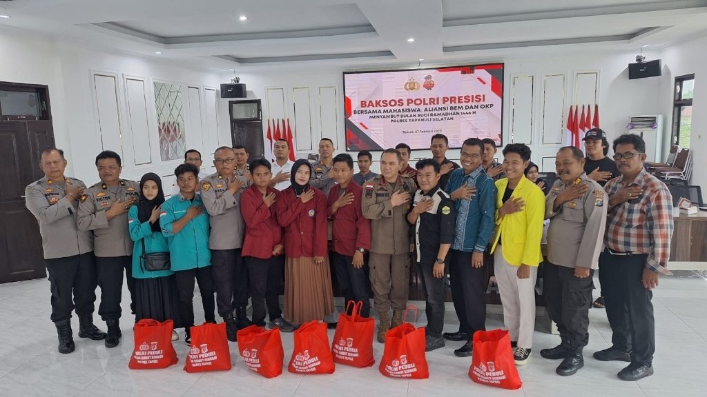 Sambut Ramadhan, Polres Tapsel Bagikan 50 Paket Sembako Ke Perwakilan Mahasiswa