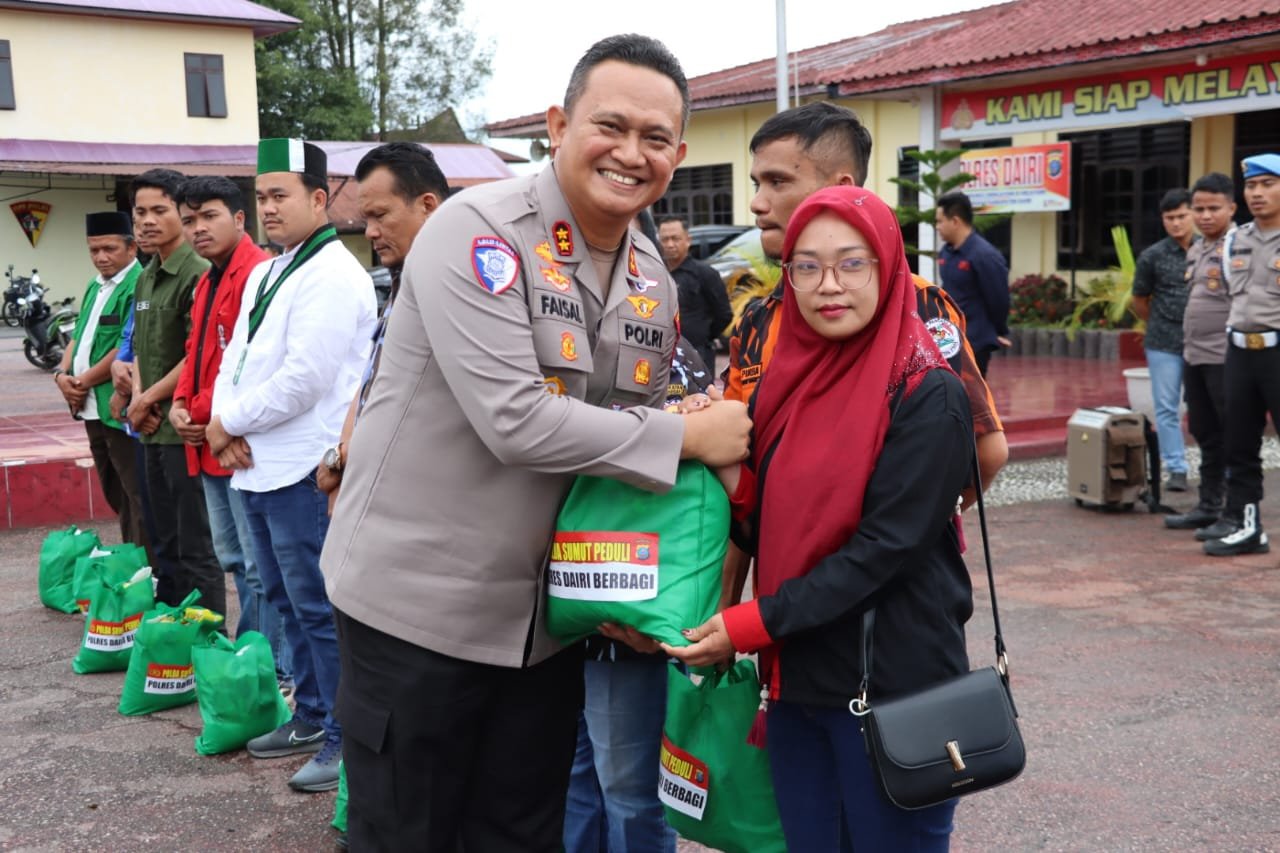 Jalin Sinergitas Polri dengan OKP dan Mahasiswa, Polres Dairi Gelar Bagi Baksos