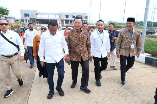 Menteri Nusron Dampingi Presiden Resmikan Kawasan Ekonomi Khusus Industropolis Batang