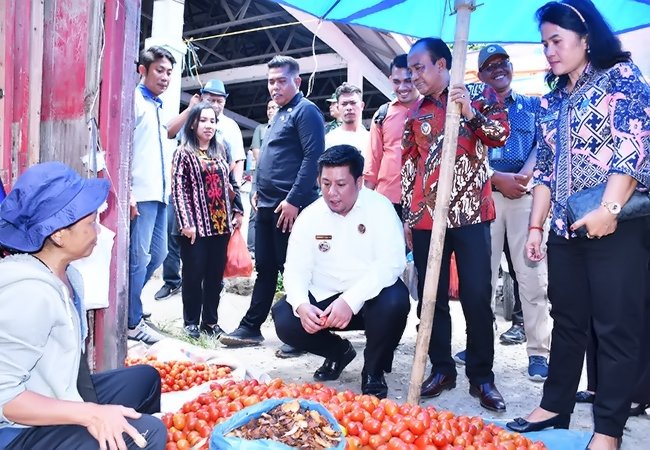 Jelang Lebaran, Bupati Samosir Monitoring ke Pasar Tradisional Ambarita