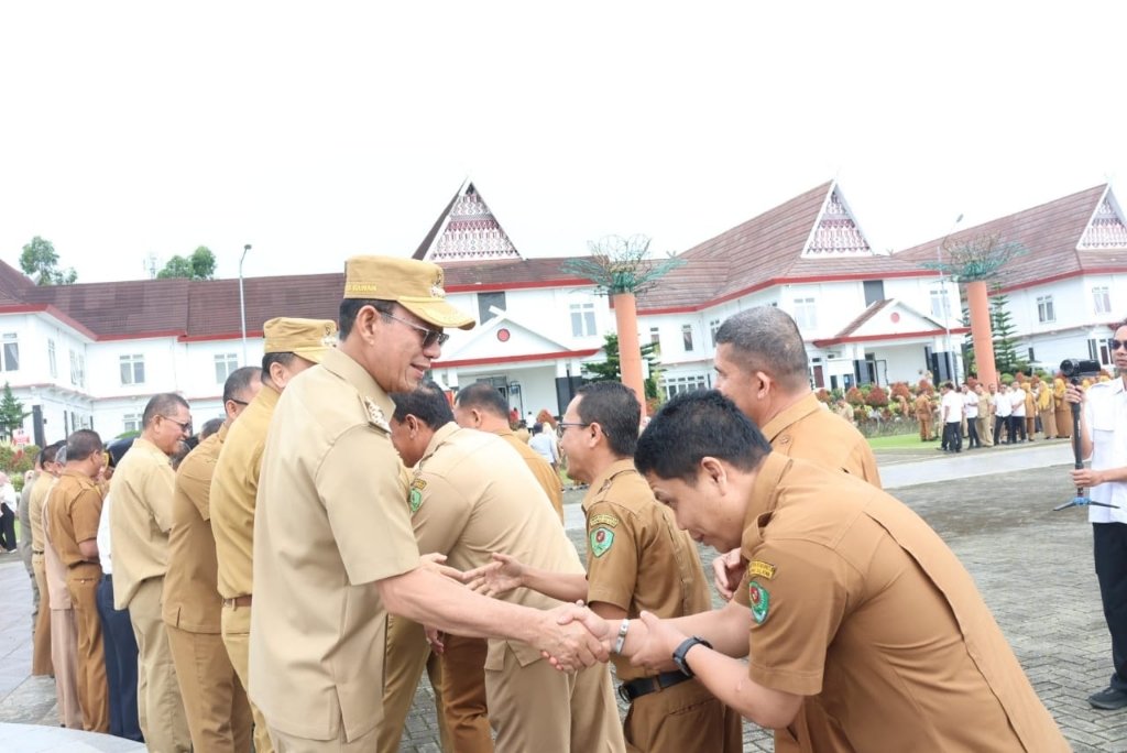 Hari Pertama Masuk Kerja, Bupati Tapsel Mulai Koreksi Disiplin Pegawai