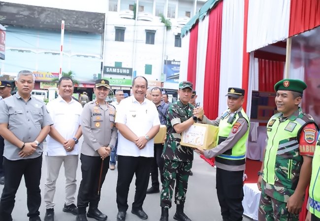 Bupati Asahan Tinjau Pos Pengamanan Lebaran 1446 H untuk Pastikan Kelancaran Arus Mudik