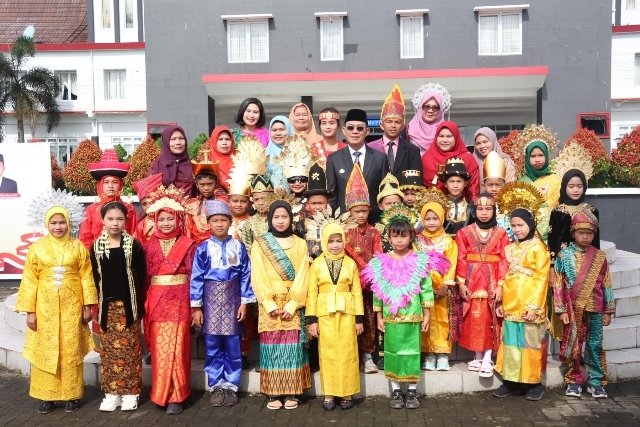 Peringati Hardiknas 2025, Bupati Tapsel Tegaskan Komitmen Majukan Pendidikan