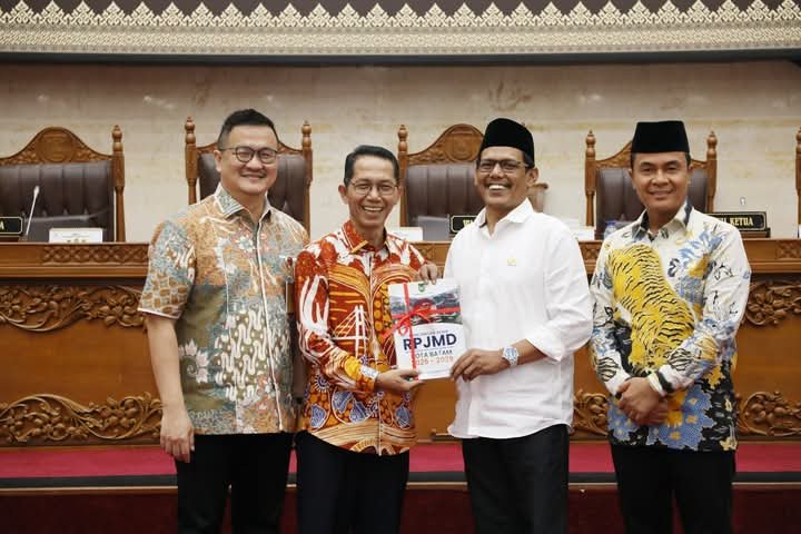 Amsakar Tekankan Sinergi Eksekutif dan Legislatif Membangun Batam Saat Ranperda RPJMD ke DPRD