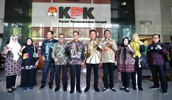 Kolaborasi Bersama KPK , Wako Batam Amsakar Berkomitmen Perangi Korupsi