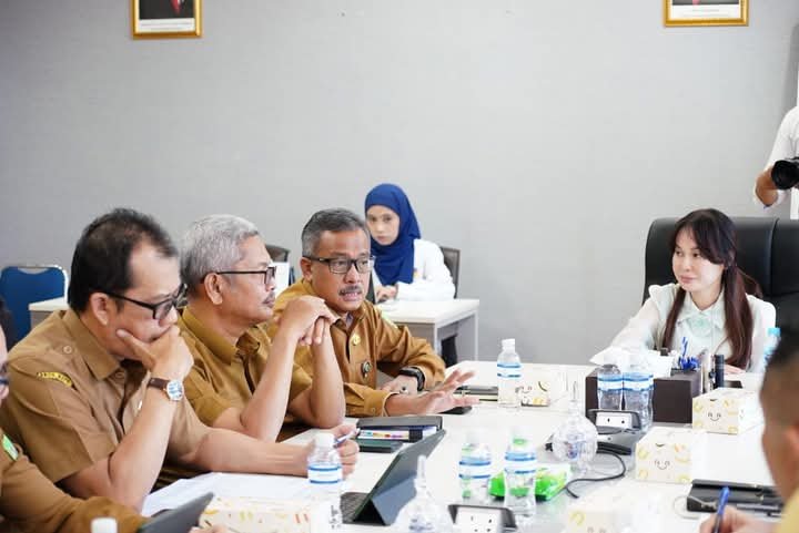 Pemko Bersama BP Batam Akan Tertibkan Reklame Liar dan Yang Tidak Berizin