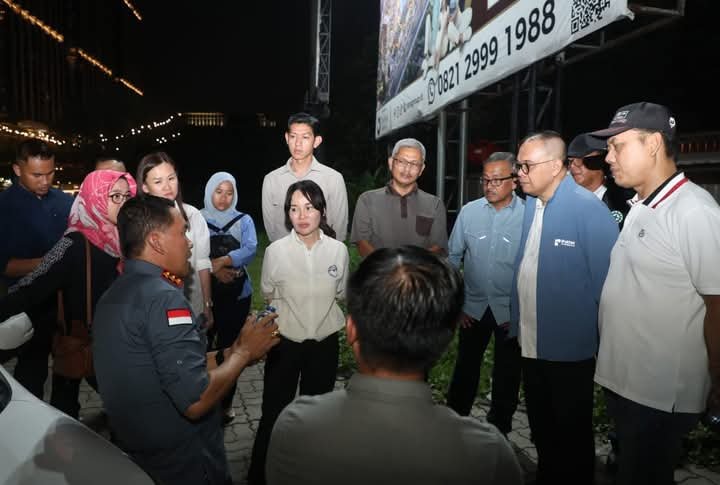 Li Claudia Bersama Kajari Turun Langsung Awasi Pembongkaran Reklame Bermasalah