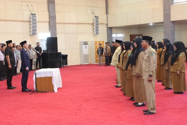 Bupati Tapsel Lantik 21 Guru Jabat Kepala Sekolah SD dan SMP, Berikut Namanya 