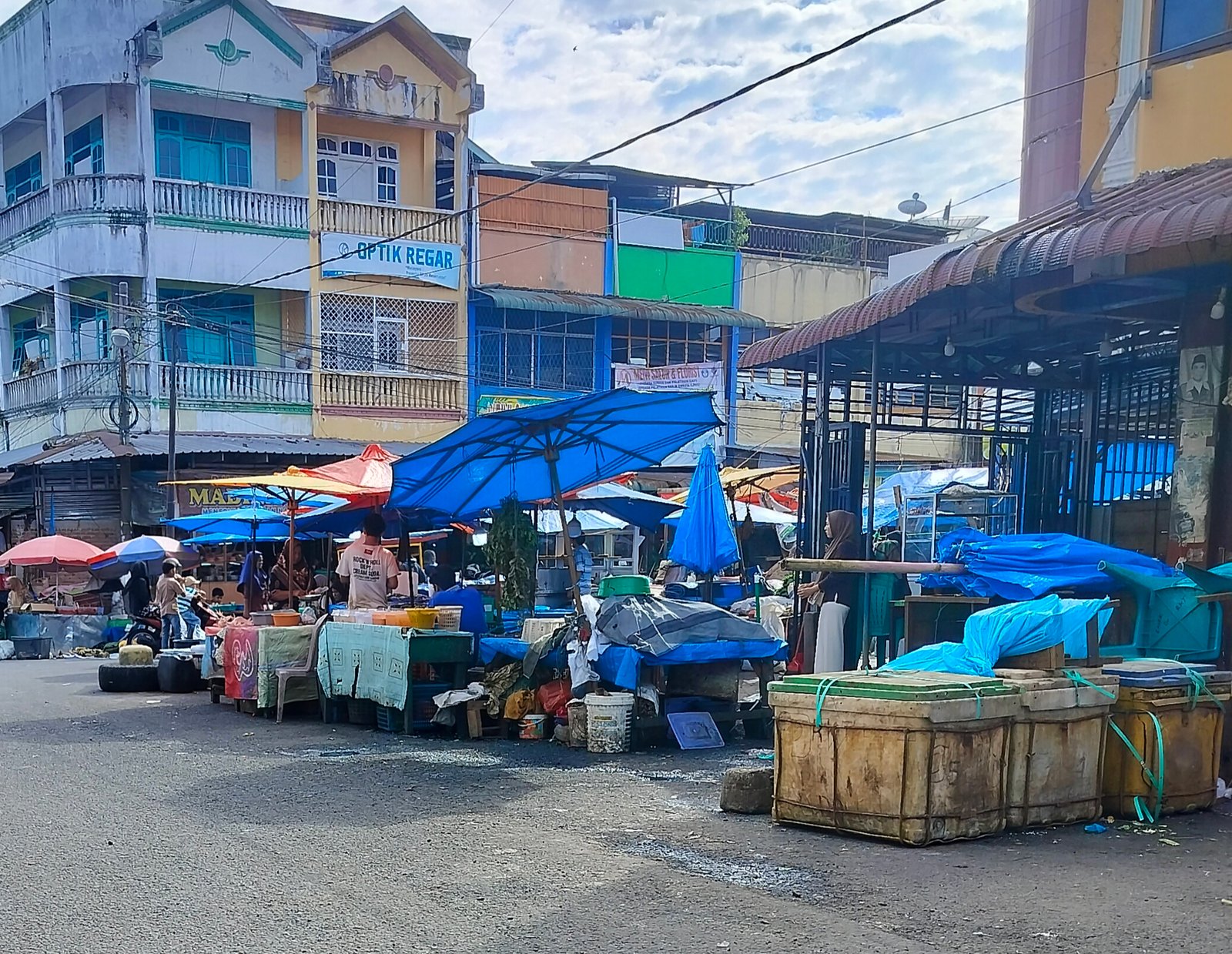 PKL di Trotoar Jalan Thamrin, Warga Geram Jantung Kota Sidimpuan Macet dan Semrawut