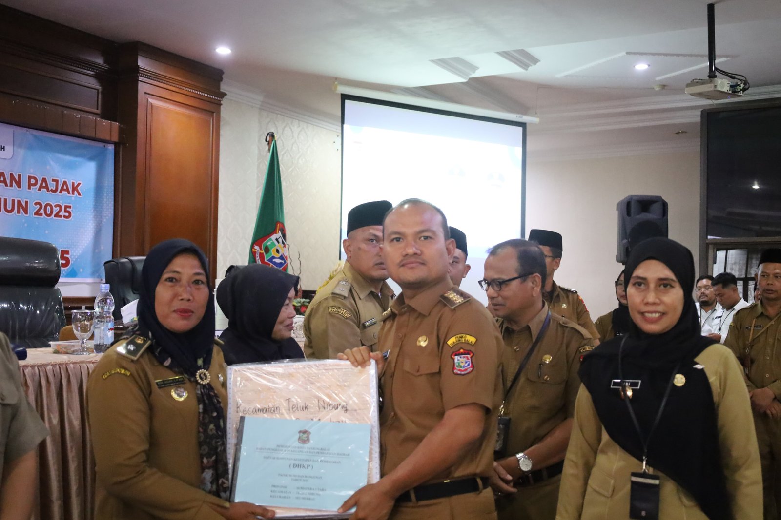 Wali Kota Tanjung Balai Buka Launching Pendataan Pajak Kendaraan Bermotor Dan Penyerahan DHKP SPPT P-2 Tahun 2025