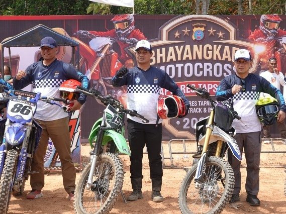 Kapolres Tapsel Gaungkan Semangat Muda Lewat Bhayangkara Motocross 2025