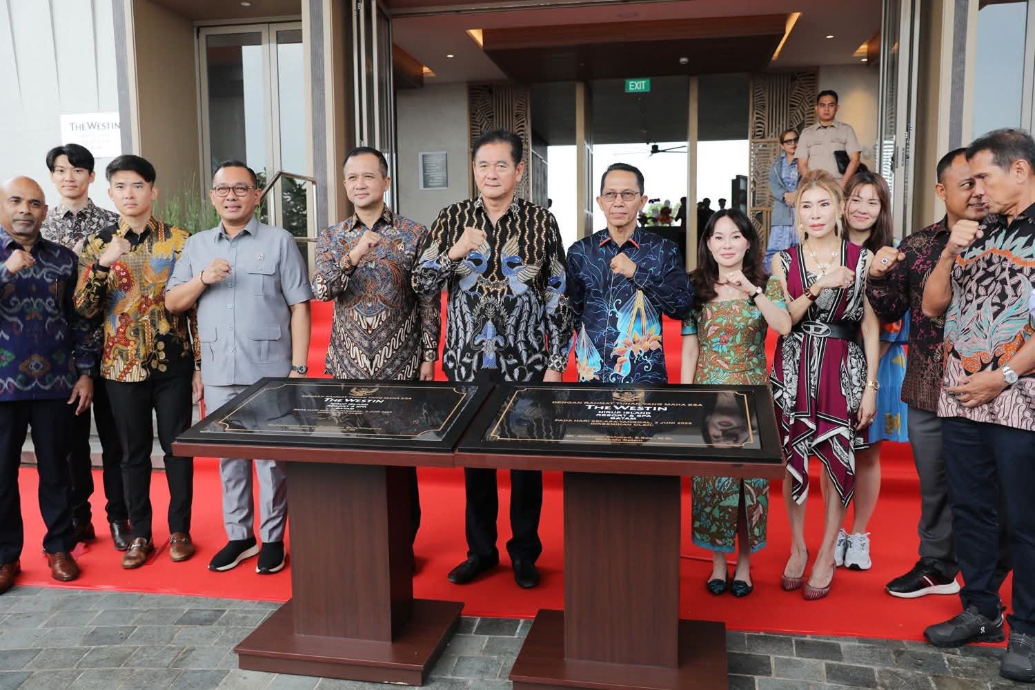 Resort Mewah The Westin Nirup Island di Resmikan Amsakar - Li Claudia dan Mentri RI