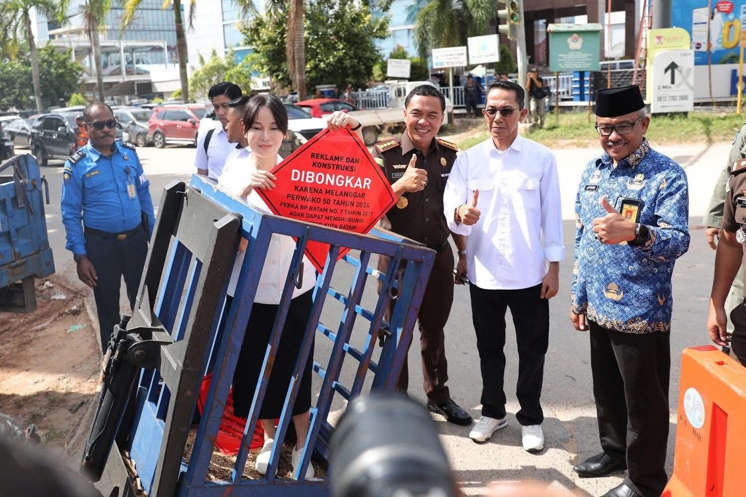 Pembongkaran 457 Reklame, Pemko dan BP Batam Sudah Surati dan Mengundang Rapat Asosiasi Penyelenggara Reklame di Kota Batam