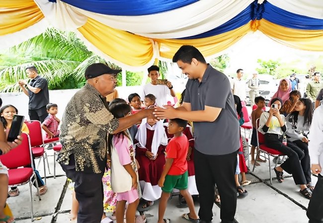 Bobby Nasution Saksikan Penyembelihan Hewan Kurban Idul Adha