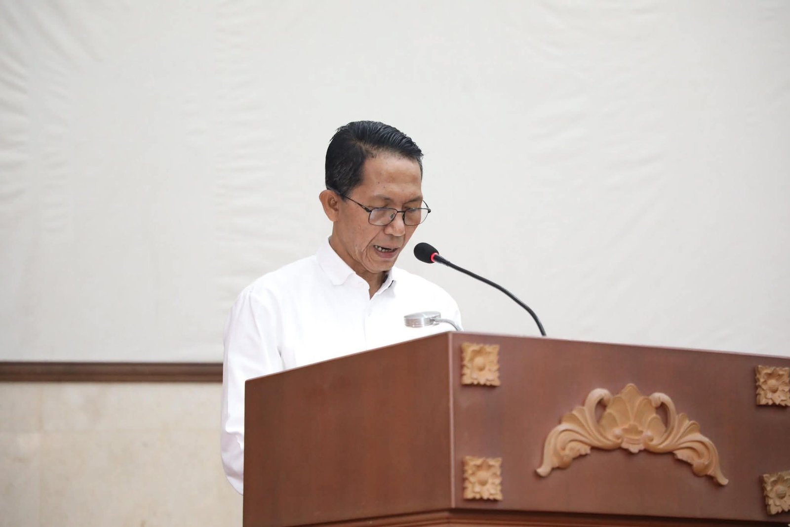 Amsakar Sampaikan Jawaban atas Pandangan Umum Fraksi DPRD Terkait Perubahan APBD 2025