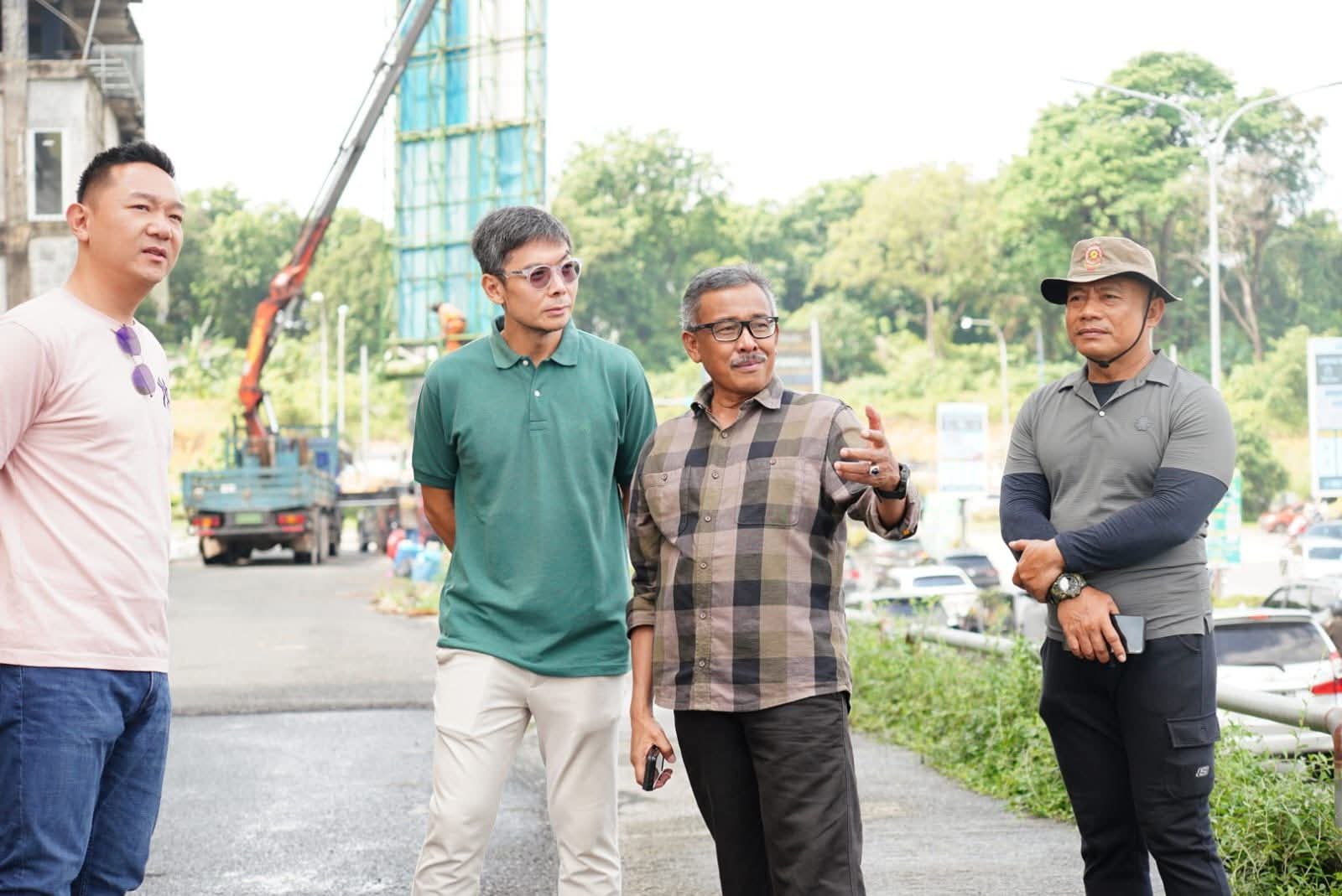 Enam Reklame Tak Berizin Di Bongkar, Pemko dan BP Batam Gesa Revisi Perwako