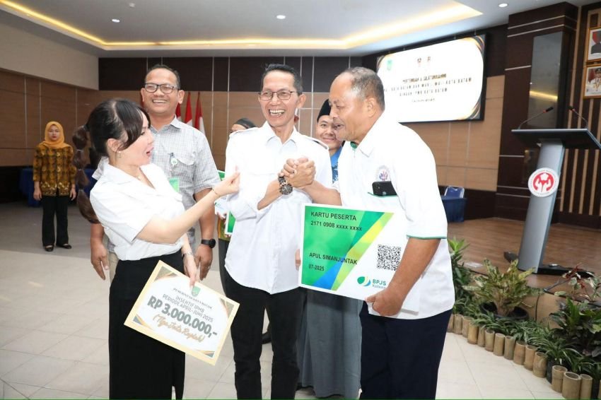 370 Pendeta Yang Menetap di Batam Terima Insentif dan BPJS Ketenagakerjaan dari Amsakar - Li Claudia